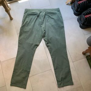 Vineyard vines chinos